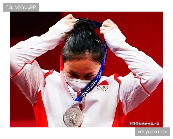 廖秋云训练完顺手拎走两袋蛋白粉，这消费习惯真不是普通人能跟的